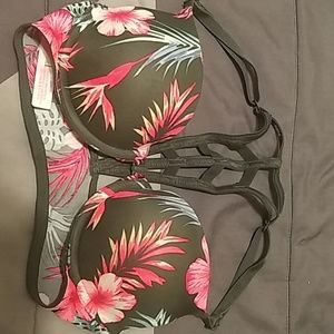 Pink/victoria Secret everywhere bra